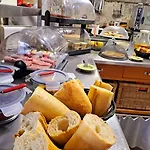 Hotel Logis Restaurant Le Clos Des Capitelles 3*
