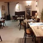 Logis Restaurant Le Clos Des Capitelles 3*