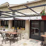 Logis Restaurant Le Clos Des Capitelles 3* Uchaud