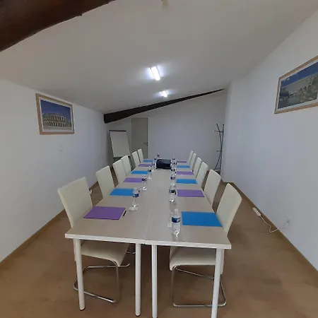 Logis Restaurant Le Clos Des Capitelles 3* Юшо