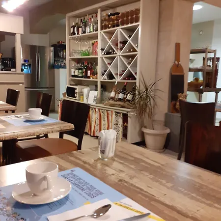 Logis Restaurant Le Clos Des Capitelles 3*