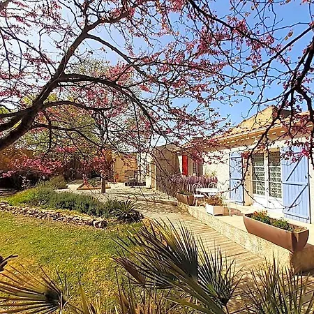 Hotell Logis Restaurant Le Clos Des Capitelles 3*