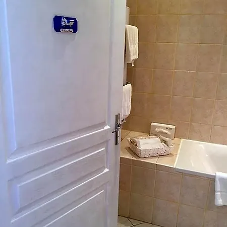 Le Clos Des Capitelles Hotel 3*