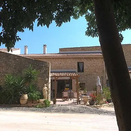 Logis Restaurant Le Clos Des Capitelles 3*