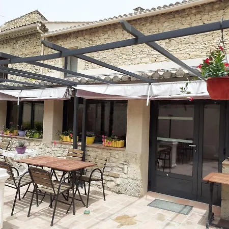 Logis Restaurant Le Clos Des Capitelles 3* Юшо