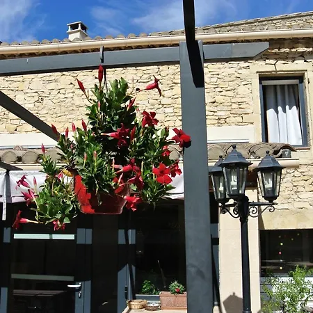 Logis Restaurant Le Clos Des Capitelles Uchaud