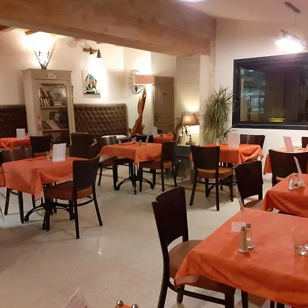 Logis Restaurant Le Clos Des Capitelles 3* Uchaud