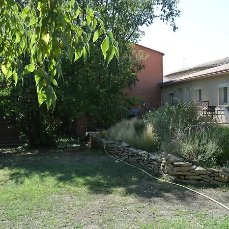 Logis Restaurant Le Clos Des Capitelles Uchaud