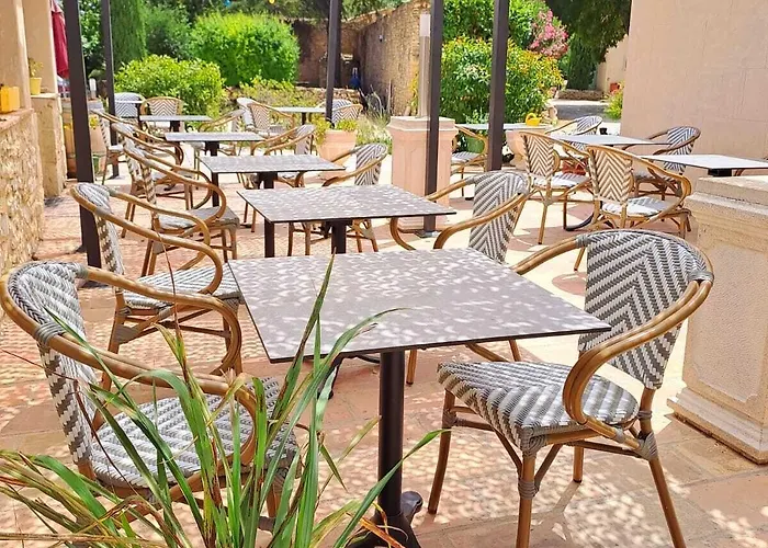 Logis Restaurant Le Clos Des Capitelles Uchaud