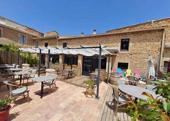 Hotel Logis Restaurant Le Clos Des Capitelles 3*