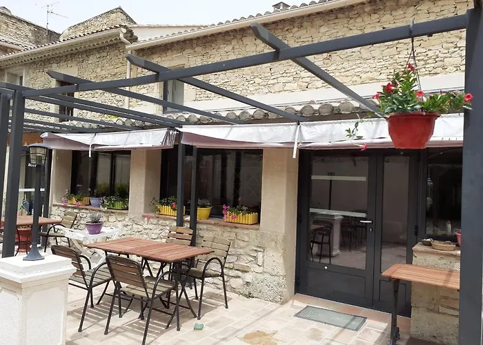 Logis Restaurant Le Clos Des Capitelles 3* Uchaud
