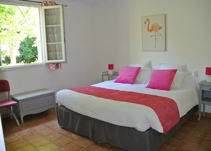 Hotel Logis Restaurant Le Clos Des Capitelles